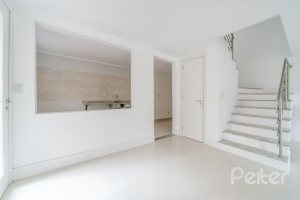 Casa em Condomínio à venda com 227m², 3 dormitórios, 1 suíte, 2 vagas, no bairro Tristeza em Porto Alegre