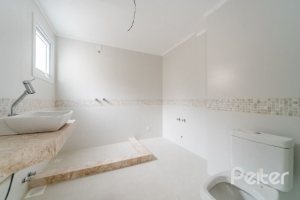 Casa em Condomínio à venda com 227m², 3 dormitórios, 1 suíte, 2 vagas, no bairro Tristeza em Porto Alegre