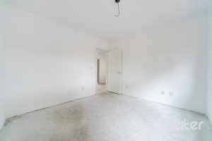 Casa em Condomínio à venda com 227m², 3 dormitórios, 1 suíte, 2 vagas, no bairro Tristeza em Porto Alegre