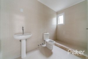 Casa em Condomínio à venda com 227m², 3 dormitórios, 1 suíte, 2 vagas, no bairro Tristeza em Porto Alegre