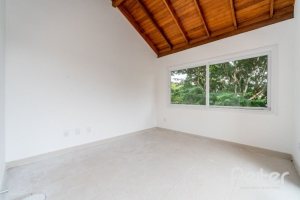 Casa em Condomínio à venda com 227m², 3 dormitórios, 1 suíte, 2 vagas, no bairro Tristeza em Porto Alegre