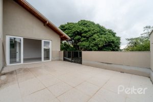 Casa em Condomínio à venda com 227m², 3 dormitórios, 1 suíte, 2 vagas, no bairro Tristeza em Porto Alegre