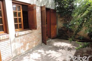 Casa em Condomínio à venda com 145m², 3 dormitórios, 1 suíte, 1 vaga, no bairro Jardim Isabel em Porto Alegre