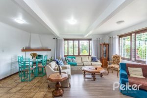 Apartamento à venda com 165m², 3 dormitórios, 1 suíte, 2 vagas, no bairro Ipanema em Porto Alegre