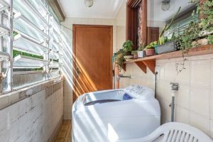 Apartamento à venda com 165m², 3 dormitórios, 1 suíte, 2 vagas, no bairro Ipanema em Porto Alegre