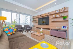 Apartamento à venda com 102m², 3 dormitórios, 1 suíte, 2 vagas, no bairro Tristeza em PORTO ALEGRE