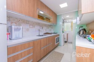 Apartamento à venda com 102m², 3 dormitórios, 1 suíte, 2 vagas, no bairro Tristeza em PORTO ALEGRE