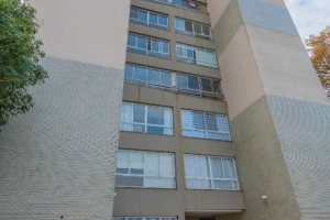 Apartamento à venda com 102m², 3 dormitórios, 1 suíte, 2 vagas, no bairro Tristeza em PORTO ALEGRE