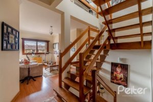 Casa à venda com 241m², 3 dormitórios, 1 suíte, 3 vagas, no bairro Ipanema em Porto Alegre