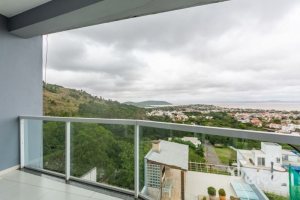 Casa em Condomínio à venda com 346m², 3 dormitórios, 1 suíte, 3 vagas, no bairro Ipanema em PORTO ALEGRE