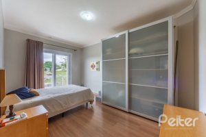 Casa em Condomínio à venda com 346m², 3 dormitórios, 1 suíte, 3 vagas, no bairro Ipanema em PORTO ALEGRE