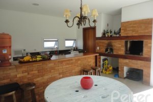 Casa em Condomínio à venda com 209m², 4 dormitórios, 2 suítes, 3 vagas, no bairro Hipica em PORTO ALEGRE