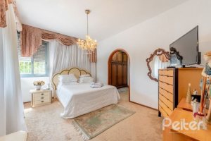 Casa à venda com 347m², 3 dormitórios, 3 suítes, 3 vagas, no bairro Sétimo Céu em Porto Alegre