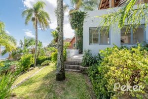 Casa à venda com 347m², 3 dormitórios, 3 suítes, 3 vagas, no bairro Sétimo Céu em Porto Alegre