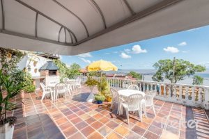 Casa à venda com 347m², 3 dormitórios, 3 suítes, 3 vagas, no bairro Sétimo Céu em Porto Alegre