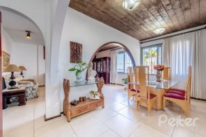 Casa à venda com 347m², 3 dormitórios, 3 suítes, 3 vagas, no bairro Sétimo Céu em Porto Alegre