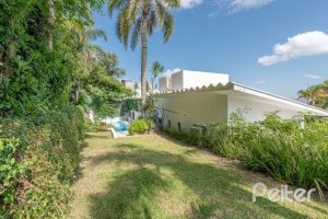 Casa à venda com 347m², 3 dormitórios, 3 suítes, 3 vagas, no bairro Sétimo Céu em Porto Alegre