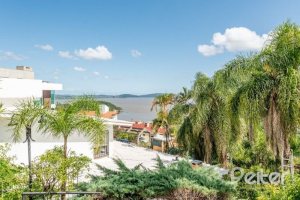 Casa à venda com 347m², 3 dormitórios, 3 suítes, 3 vagas, no bairro Sétimo Céu em Porto Alegre