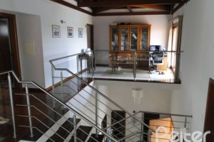 Casa à venda com 355m², 4 dormitórios, 4 suítes, 4 vagas, no bairro Vila Assunção em Porto Alegre
