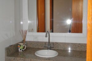 Casa à venda com 355m², 4 dormitórios, 4 suítes, 4 vagas, no bairro Vila Assunção em Porto Alegre