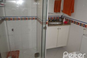 Casa à venda com 355m², 4 dormitórios, 4 suítes, 4 vagas, no bairro Vila Assunção em Porto Alegre
