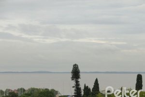 Casa à venda com 355m², 4 dormitórios, 4 suítes, 4 vagas, no bairro Vila Assunção em Porto Alegre