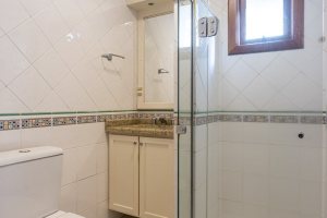 Casa à venda com 355m², 4 dormitórios, 4 suítes, 4 vagas, no bairro Vila Assunção em Porto Alegre