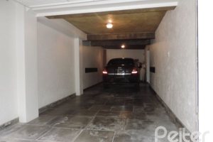 Casa em Condomínio à venda com 270m², 3 dormitórios, 1 suíte, 2 vagas, no bairro Tristeza em Porto Alegre