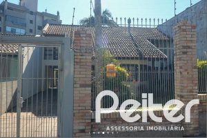 Casa à venda com 179m², 3 dormitórios, 1 suíte, 3 vagas, no bairro Tristeza em Porto Alegre