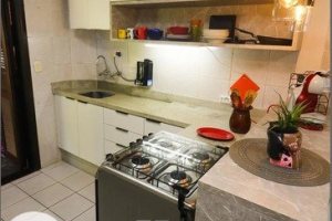 Casa à venda com 179m², 3 dormitórios, 1 suíte, 3 vagas, no bairro Tristeza em Porto Alegre