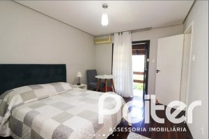 Casa à venda com 179m², 3 dormitórios, 1 suíte, 3 vagas, no bairro Tristeza em Porto Alegre