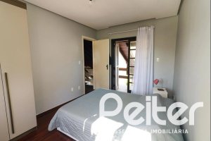 Casa à venda com 179m², 3 dormitórios, 1 suíte, 3 vagas, no bairro Tristeza em Porto Alegre