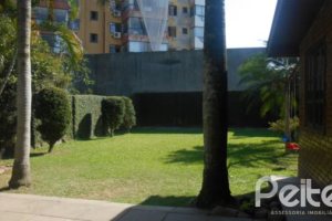 Casa à venda com 179m², 3 dormitórios, 1 suíte, 3 vagas, no bairro Tristeza em Porto Alegre