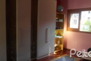 Casa à venda com 179m², 3 dormitórios, 1 suíte, 3 vagas, no bairro Tristeza em Porto Alegre