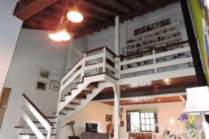 Casa à venda com 179m², 3 dormitórios, 1 suíte, 3 vagas, no bairro Tristeza em Porto Alegre