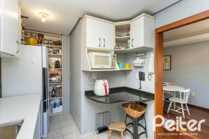 Casa em Condomínio à venda com 174m², 3 dormitórios, 1 suíte, 3 vagas, no bairro Tristeza em Porto Alegre