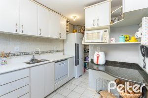 Casa em Condomínio à venda com 174m², 3 dormitórios, 1 suíte, 3 vagas, no bairro Tristeza em Porto Alegre