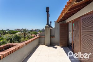 Casa em Condomínio à venda com 174m², 3 dormitórios, 1 suíte, 3 vagas, no bairro Tristeza em Porto Alegre