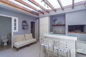 Casa em Condomínio à venda com 162m², 3 dormitórios, 1 suíte, 3 vagas, no bairro Tristeza em PORTO ALEGRE