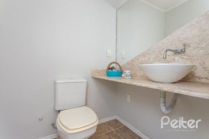 Casa em Condomínio à venda com 162m², 3 dormitórios, 1 suíte, 3 vagas, no bairro Tristeza em PORTO ALEGRE