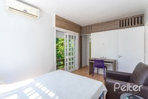 Casa em Condomínio à venda com 162m², 3 dormitórios, 1 suíte, 3 vagas, no bairro Tristeza em PORTO ALEGRE