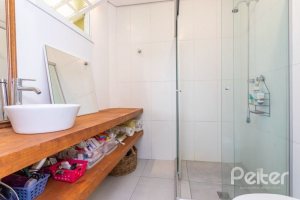 Casa em Condomínio à venda com 162m², 3 dormitórios, 1 suíte, 3 vagas, no bairro Tristeza em PORTO ALEGRE