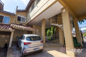 Casa em Condomínio à venda com 162m², 3 dormitórios, 1 suíte, 3 vagas, no bairro Tristeza em PORTO ALEGRE