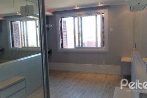 Casa em Condomínio à venda com 384m², 3 dormitórios, 1 suíte, 4 vagas, no bairro Cristal em PORTO ALEGRE