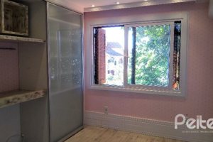 Casa em Condomínio à venda com 384m², 3 dormitórios, 1 suíte, 4 vagas, no bairro Cristal em PORTO ALEGRE