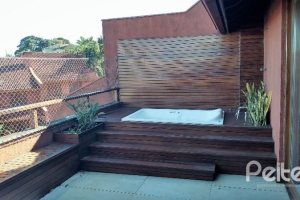 Casa em Condomínio à venda com 384m², 3 dormitórios, 1 suíte, 4 vagas, no bairro Cristal em PORTO ALEGRE