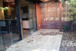 Casa em Condomínio à venda com 384m², 3 dormitórios, 1 suíte, 4 vagas, no bairro Cristal em PORTO ALEGRE