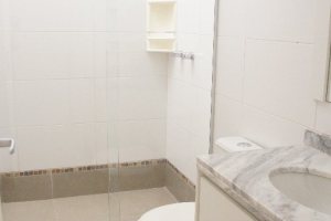 Casa em Condomínio à venda com 230m², 3 dormitórios, 1 suíte, 2 vagas, no bairro Jardim Isabel em Porto Alegre