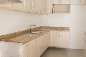 Casa em Condomínio à venda com 230m², 3 dormitórios, 1 suíte, 2 vagas, no bairro Jardim Isabel em Porto Alegre