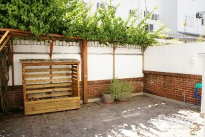 Casa em Condomínio à venda com 230m², 3 dormitórios, 1 suíte, 2 vagas, no bairro Jardim Isabel em Porto Alegre